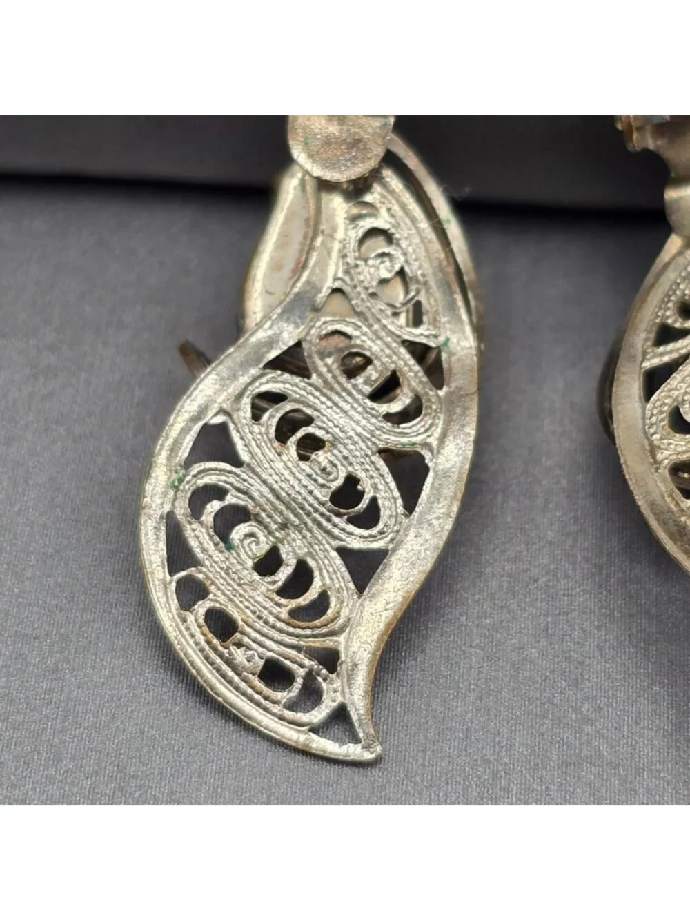 Vintage West German Silver Filigree Clip On Earrings Blue Art Glass 1950s - Picture 7 of 10